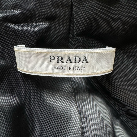 PRADA Woman Black Wool jacket Made in Italy. Size 38 (US Size 4) - Picture 3 of 9